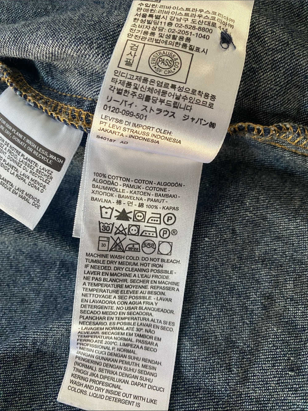 Levi's Dark Blue Denim Puff Sleeve Button-Front Shirt - Picture 5 of 9